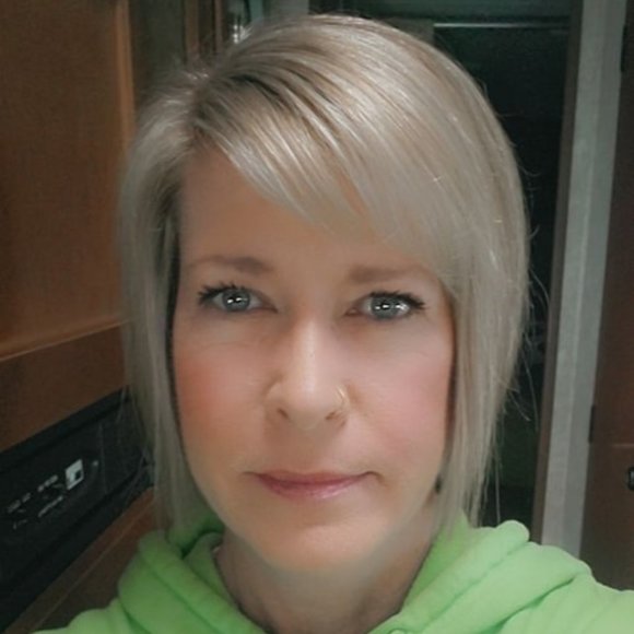 Meet your Posher, Ellen - Picture 1 of 1